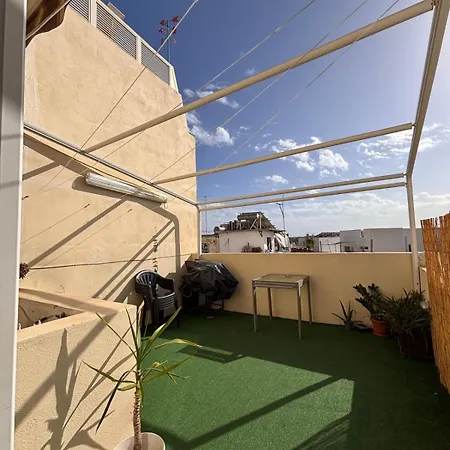 4 Person Spacious Airconditioned And Self Check Sliema