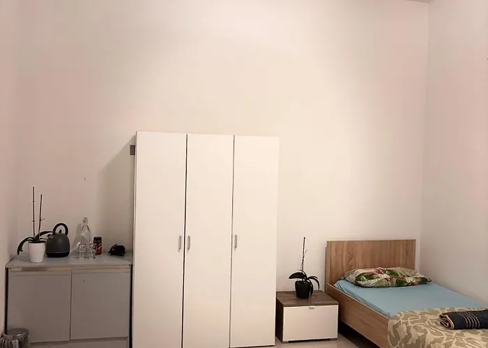 Kwatera prywatna 4 Person Spacious Airconditioned And Self Check *