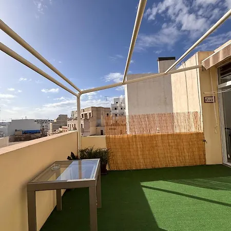 4 Person Spacious Airconditioned And Self Check Проживание в семье