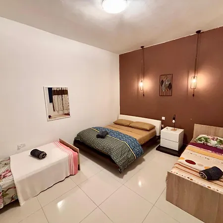 4 Person Spacious Airconditioned And Self Check Alloggio in famiglia Sliema
