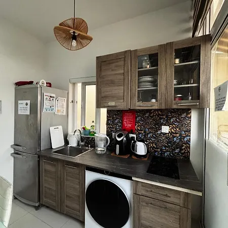 4 Person Spacious Airconditioned And Self Check * Слима