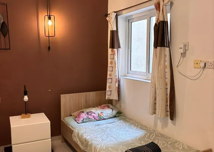 4 Person Spacious Airconditioned And Self Check *